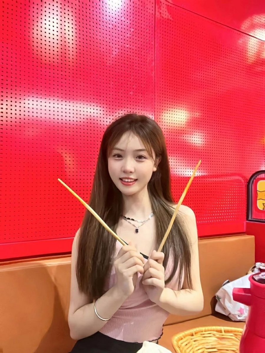 CL1024code's tweet image. 草榴邀请码的获取，可【淘宝】，可【淘宝】，小草1024邀请码获得的方式也是非常简单方便的，直接联系沟通就行。人生的时光是可以非常精彩的，不要浪费时间在寻找的路上，都知道，草榴的邀请码是不容易的，早点弄到草榴邀请码，可以早点享受上岸的乐趣。帅是一辈子的事，不用苦苦去祈求，想要就有。