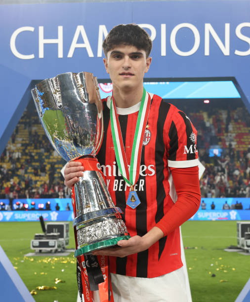 MilanPosts's tweet photo. 📰 @Gazzetta_it: Theo has no real replacement: Bartesaghi is too inexperienced for a Champions League push. Terracciano is a right-back playing out of position. Jiménez, a natural right-footer, could be a temporary solution. https://t.co/renGUfmtsi