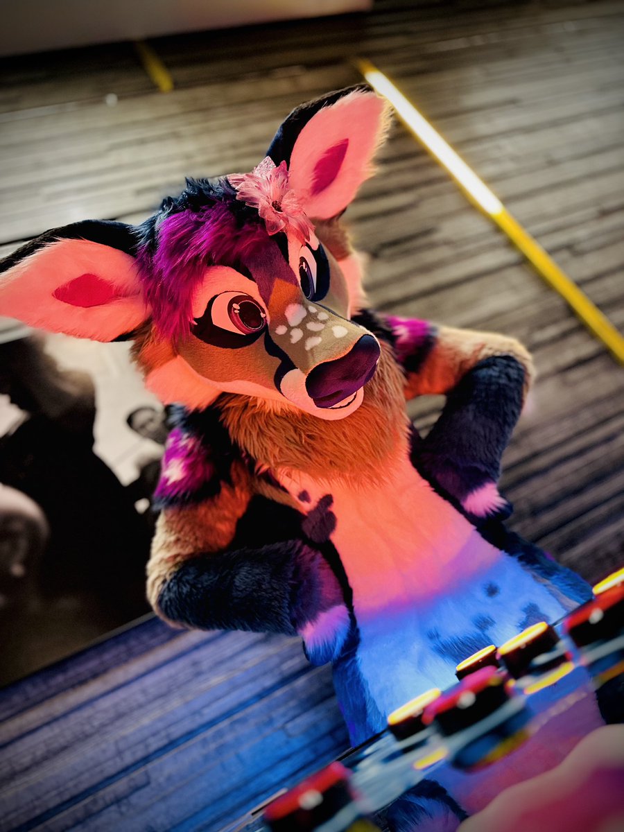 Lets play!
🌸 Ishmi

#arcadeskinunlocked
#NFC2025 

🧵<a href="/Fionka_Fursuits/">🐈 Fionka Fursuits 🐈</a> 
📸<a href="/FluffyFionka/">Fionka</a>