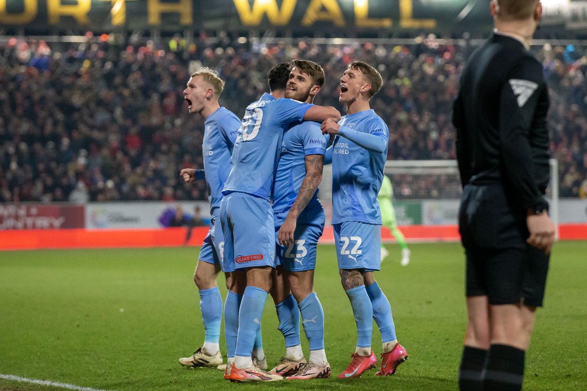 Jordan Brown (@jordbrown8) on Twitter photo Togetherness ๐๐ผ unbelievable support last night ๐๐ผโค๏ธ <a href="/leytonorientfc/">Leyton Orient FC</a> Togetherness ๐๐ผ unbelievable support last night ๐๐ผโค๏ธ <a href="/leytonorientfc/">Leyton Orient FC</a>