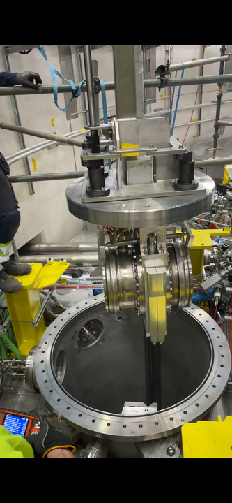 The <a href="/BilbaoEss/">ESS Bilbao oficial</a>  #ProtonBeamWindow, the final component for our In-Kind Contribution to the #TargetStation, has been successfully installed at <a href="/essneutron/">ESS</a>.  #Nortemecanica 
Pics: <a href="/essneutron/">ESS</a>