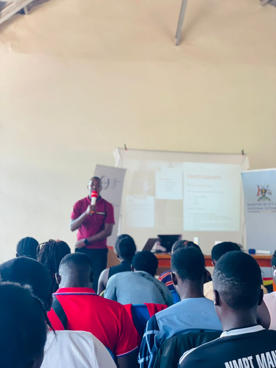 Lovescentlouis's tweet photo. Day3 spent well with #MultimediaTraining. Thank @GoldServe_ for equiping ICT related skills https://t.co/5l6NoifO96