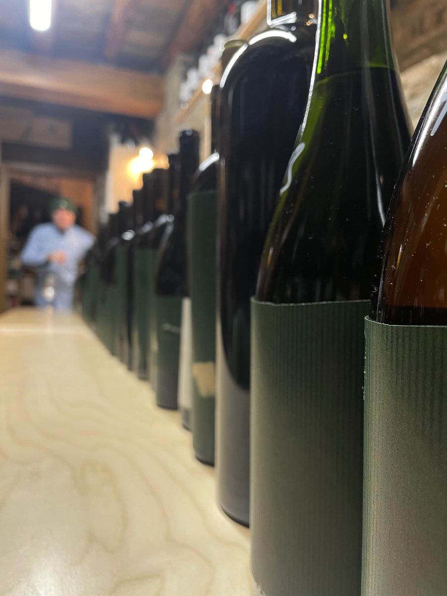 Comienza la cata a ciegas con restaurantes colaboradores de la provincia 🍷. La carta de vinos Vignerons 2025 cada vez más cerca... 

#VinosVignerons #Aínsa #vinosartesanos #vinosdehuesca