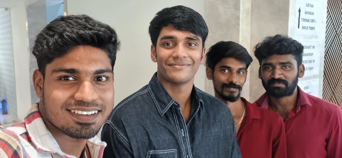 VenghaiMohan's tweet image. Today ERODE DHANUSH FANS CLUB members meet with -  Actor #Pavish [#NEEK Hero]

#NilavukuEnMelEnnadiKobam ✨
Written &amp;amp;Directed By #Dhanush @dhanushkraja @gvprakash @wunderbarfilms @theSreyas @B_RajaAIDFC @DirectorS_Shiva @Chowdrey_  @ErodeDhanushfc @ErodeYouthDfc