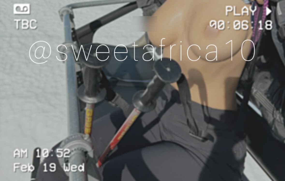 ¡¡¡Noticia de última hora!!! Afri pillada en Andorra levantándose la camiseta 😱 Este acto provocó luces y sombras entre los presentes, ya que los compañeros de telesilla se mostraron muy agradecidos pero a su vez hasta 6 esquiadores tuvieron caídas leves…seguiremos informando!!