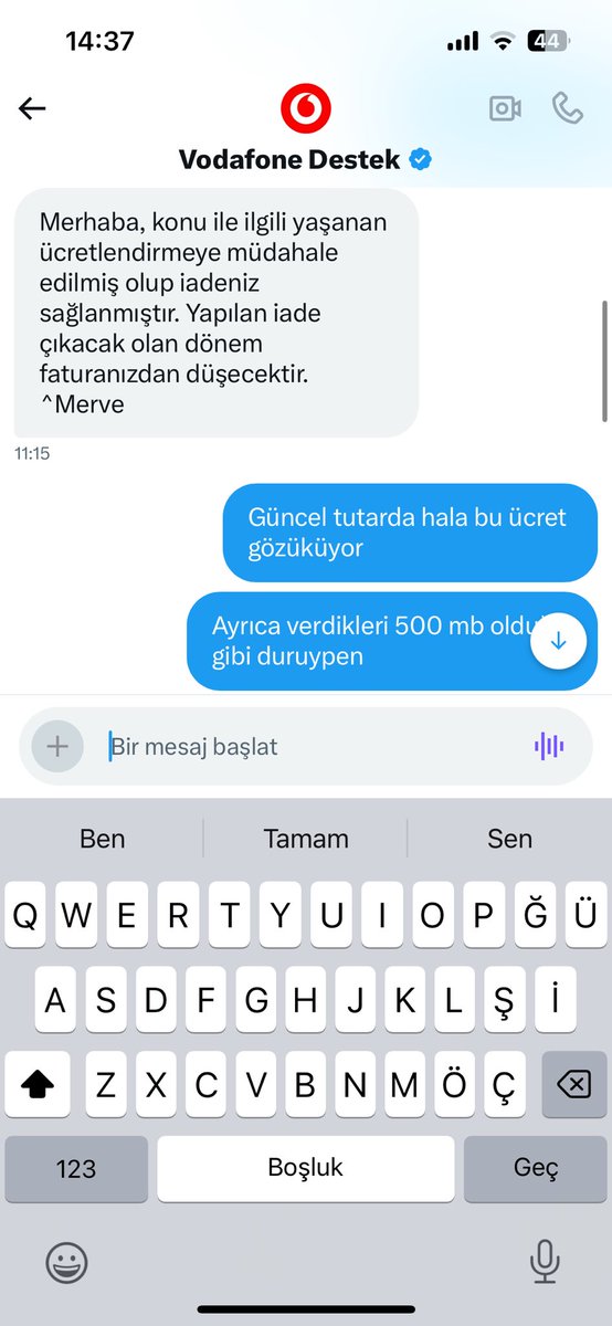 atllhll's tweet photo. @VodafoneDestek Burada yatırılacağı söylendi. Fakat yatırılmadı. Siz 2 kere aşım yaptınız biz birini yaptırdık diyorlar. Ben 2 kere aşım yaptıysam 500 mb bitirip tekrar aşım yapmam gerekir. Ama burada da yazdığım gibi 500 kullanmadım ve ücret yatırılmadı https://t.co/m95lC1kmmi