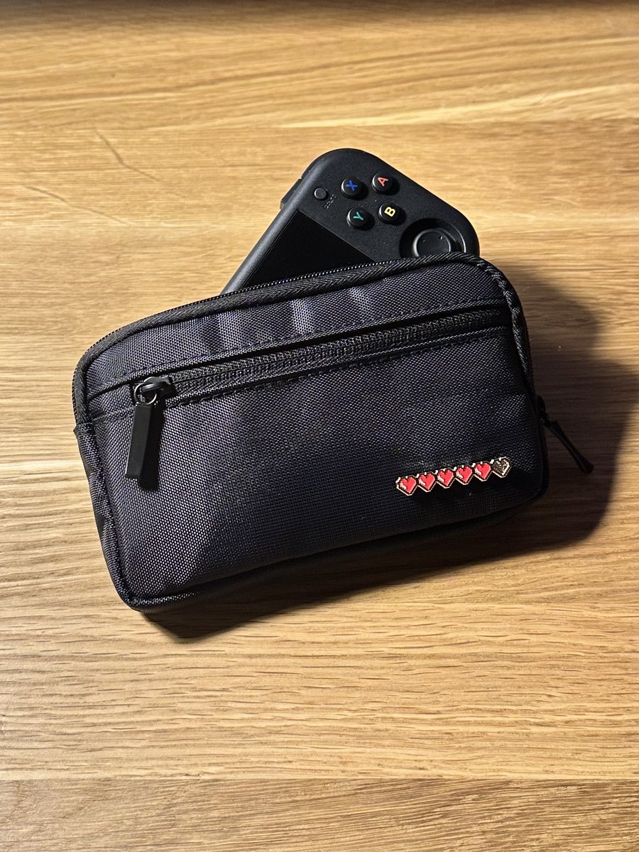 ride_on80's tweet photo. 稀有なチャンキーボーイフリークの方へ
エレコムのガジェットポーチSが心配になるくらいジャストフィットします。もう少しゆとりがあってもいいかもw
PSPgoのソフトポーチが1番いいけどなかなか売ってないんだよなぁ🙄
#MiniZero28
#XUMiniM https://t.co/GaV6UH7lip