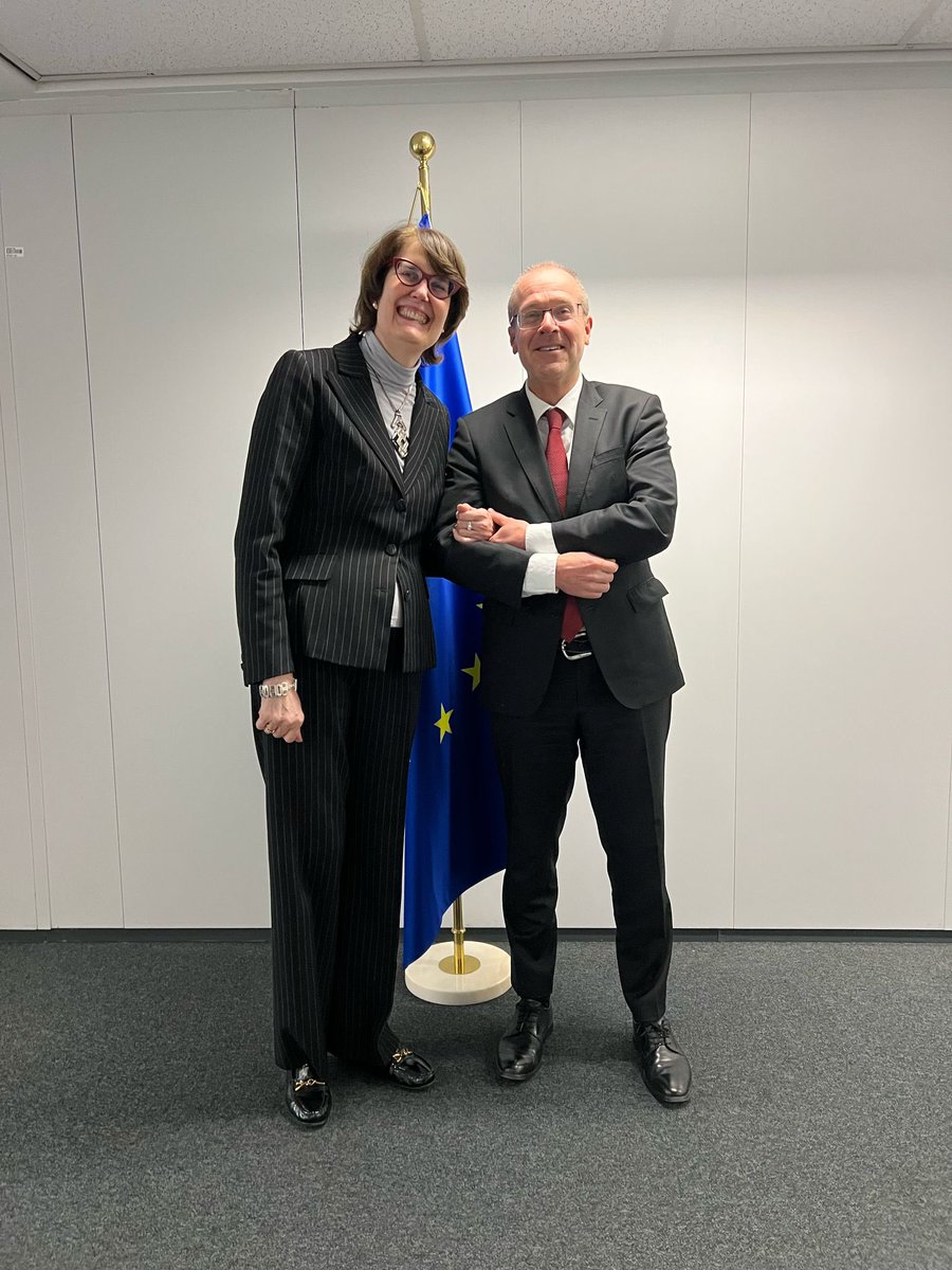 Hans Kluge (@hans_kluge) on Twitter photo This morning started with a productive & insightful meeting with Sandra Gallina, Director-General for Health & Food Safety of <a href="/EU_Commission/">European Commission</a>, and her team.
Difficult times test partnerships – but they also make them stronger. The #EU has been our key ally, both technically & This morning started with a productive & insightful meeting with Sandra Gallina, Director-General for Health & Food Safety of <a href="/EU_Commission/">European Commission</a>, and her team.
Difficult times test partnerships – but they also make them stronger. The #EU has been our key ally, both technically &