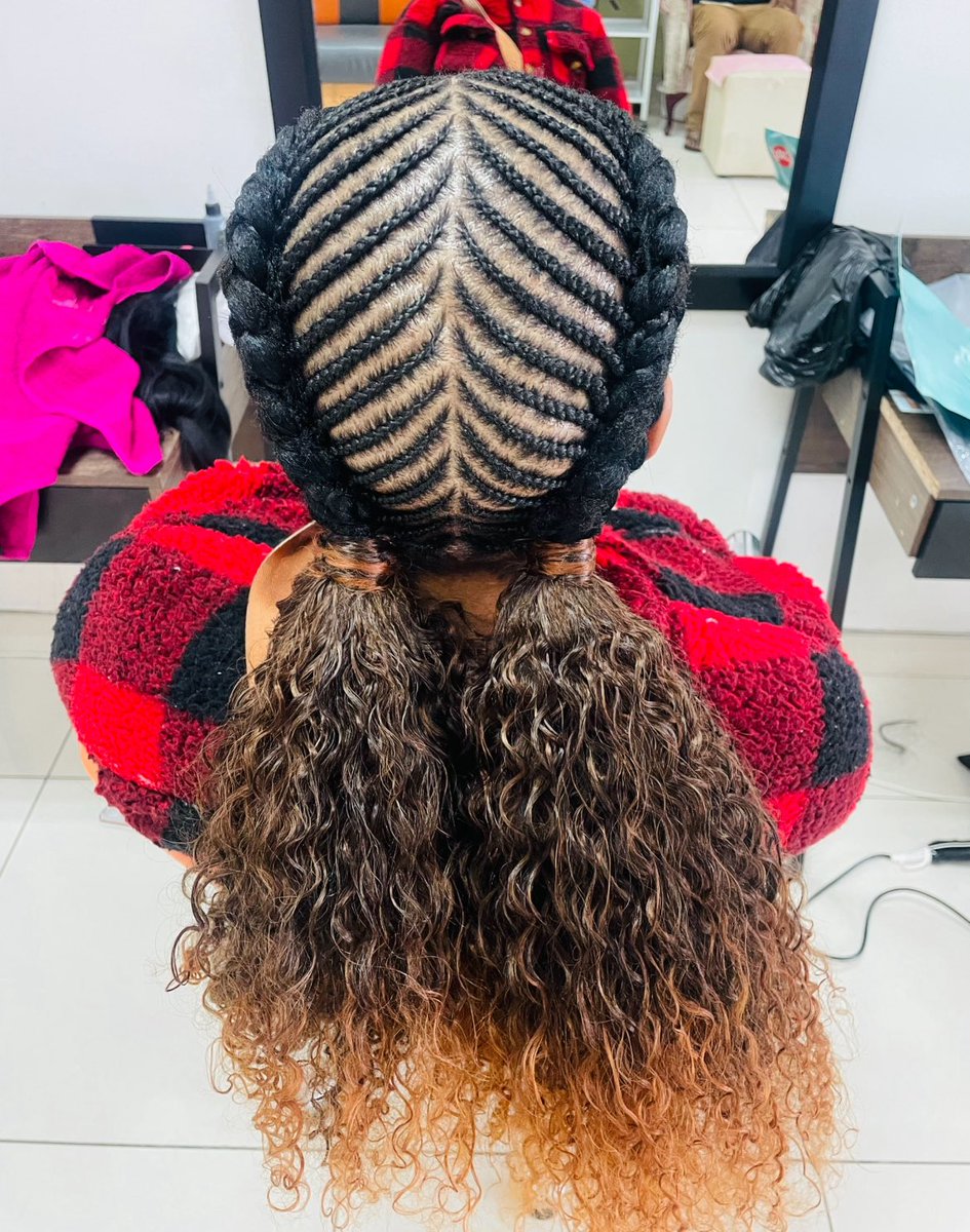 thandekasmom's tweet photo. @_Hybreed_ Am a hairdresser based in Northriding Johannesburg and surrounding areas. Call or WhatsApp me on 0818428090 https://t.co/Z263rORhw2