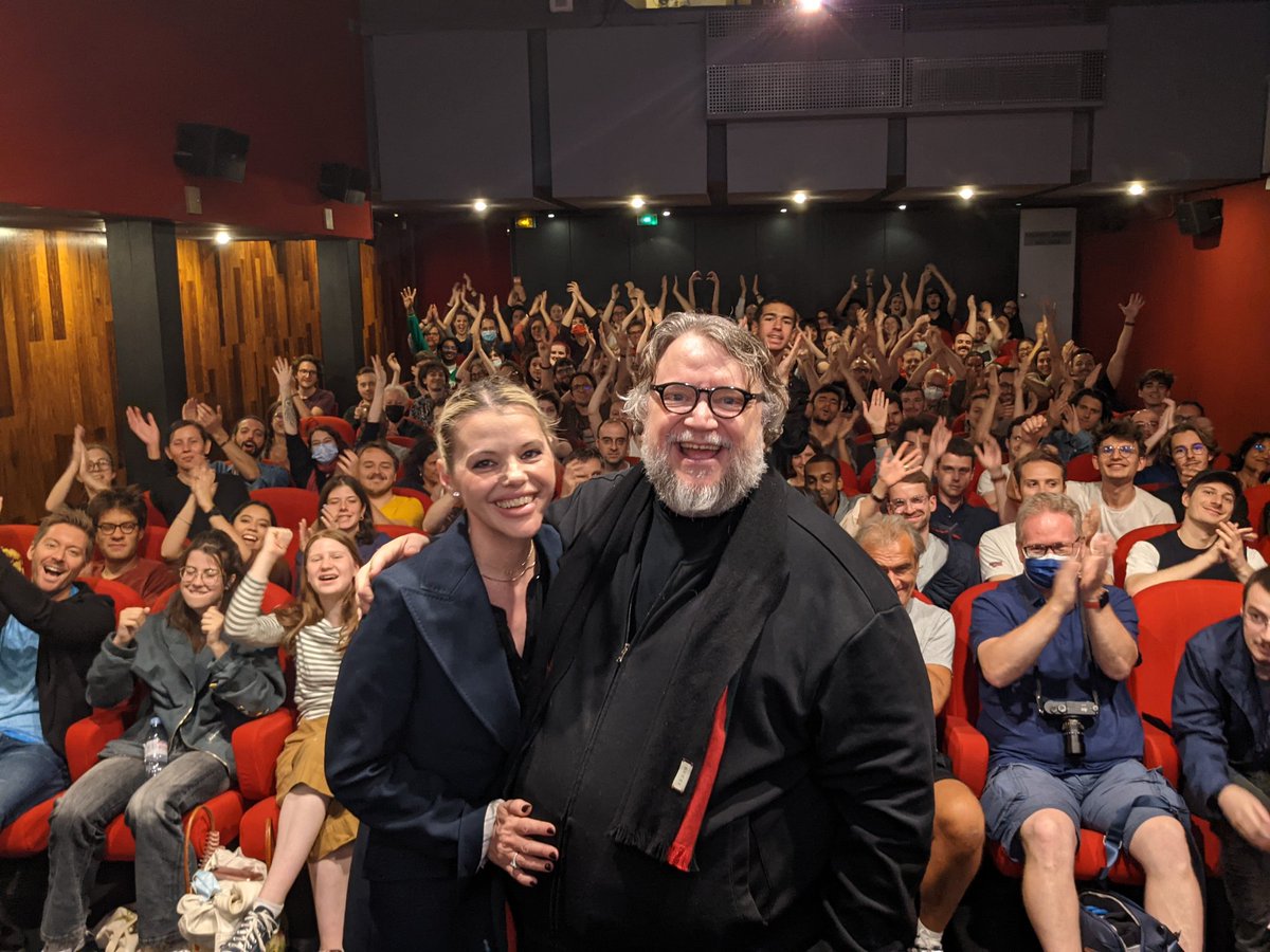 CameliaFilms's tweet photo. 📸 En attendant de se replonger dans l'univers de #GuillermodelToro avec la sortie de CRONOS en 4K le 26 février, des souvenirs de sa venue avec #KimMorgan au @ParisCinemaClub pour leur carte blanche en 2022 ! Quatre séances exceptionnelles qui sont gravées dans nos mémoires 🥲 https://t.co/BVi0x1fiQQ