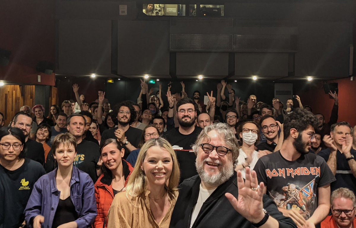 CameliaFilms's tweet photo. 📸 En attendant de se replonger dans l'univers de #GuillermodelToro avec la sortie de CRONOS en 4K le 26 février, des souvenirs de sa venue avec #KimMorgan au @ParisCinemaClub pour leur carte blanche en 2022 ! Quatre séances exceptionnelles qui sont gravées dans nos mémoires 🥲 https://t.co/BVi0x1fiQQ