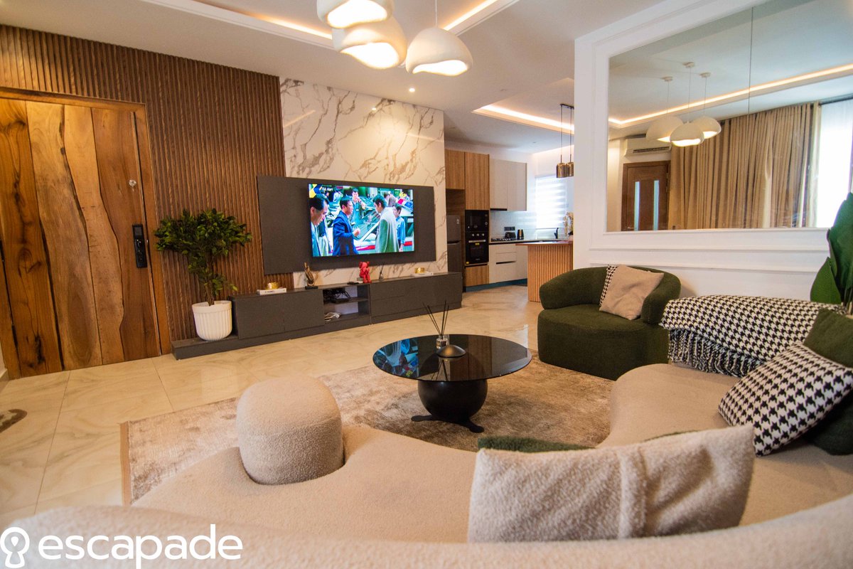 EscapadeApp_'s tweet photo. Experience luxury in this 2-bedroom apartment for just N216,000 per night!

Amenities:

Spacious rooms
Fully equipped kitchen 
Wi-Fi
Secure parking 
Smart tv with Nexflix 

Location - Lekki
Price - N216,000 per night.

Book now on the Escapade app. https://t.co/qeFsXkaFi5