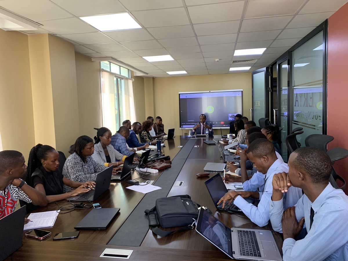 law_innovation_'s tweet photo. Dr. Karimunda’s session explored the distinction between law & legal science, the critical role of judges in society & the ongoing case backlog. He emphasised the need for advocates to understand Rwanda’s shared destiny & law graduates to reflect on their role in justice. #JCTP https://t.co/h6ZoXOQ8Xx