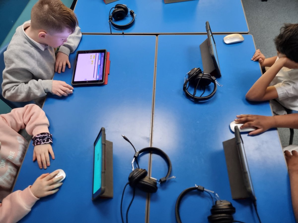 MissSCPS tweet media