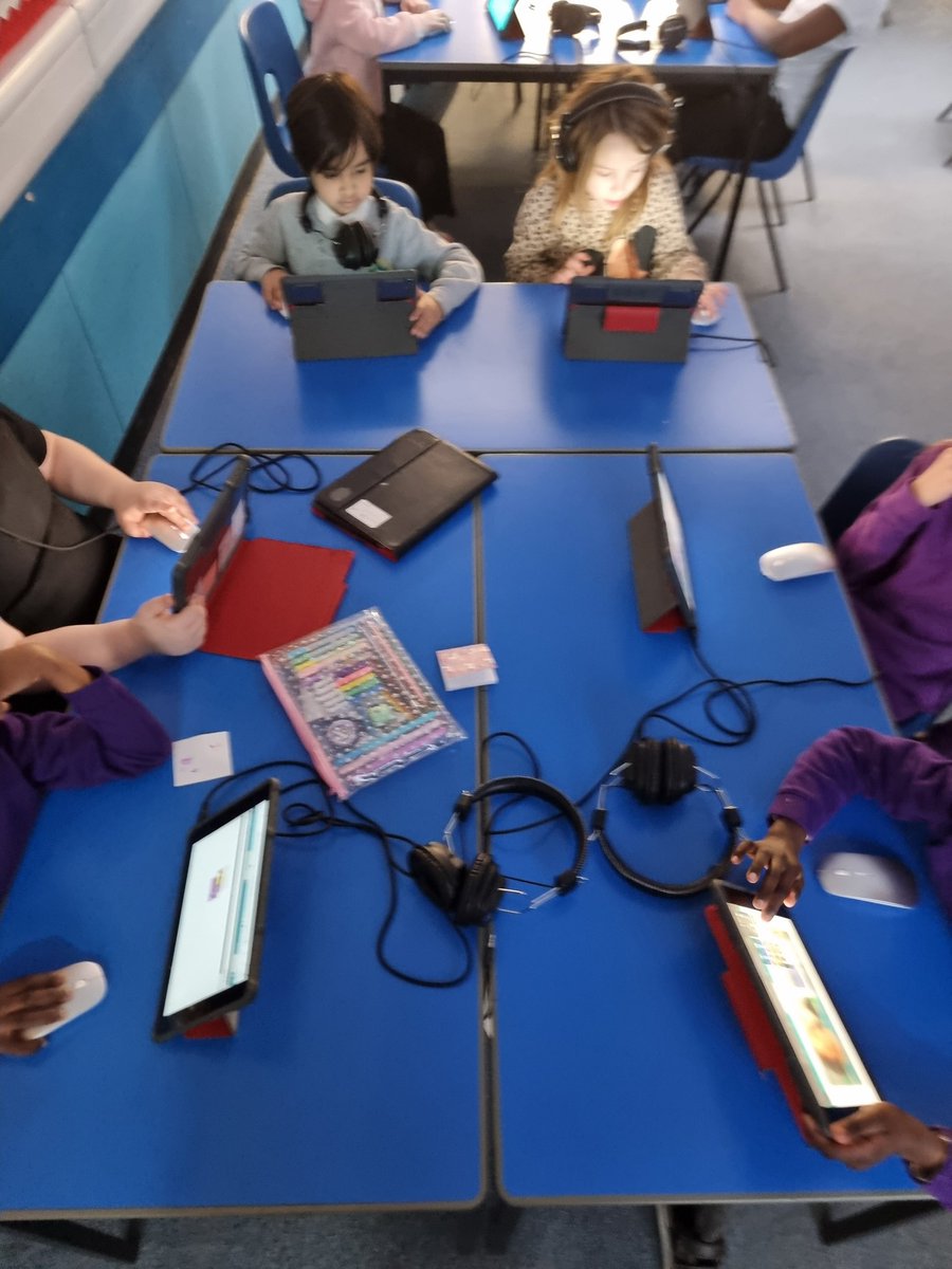 MissSCPS tweet media