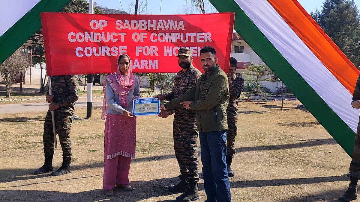 jkmediasocial's tweet image. Indian Army Organized Basic #ComputerClasses For Women At Mendhar, Poonch

This project was aimed at empowering young girls through #education and skill development, and is a testament to the Army&apos;s commitment to the welfare of the local populace and women empowerment.
@adgpi