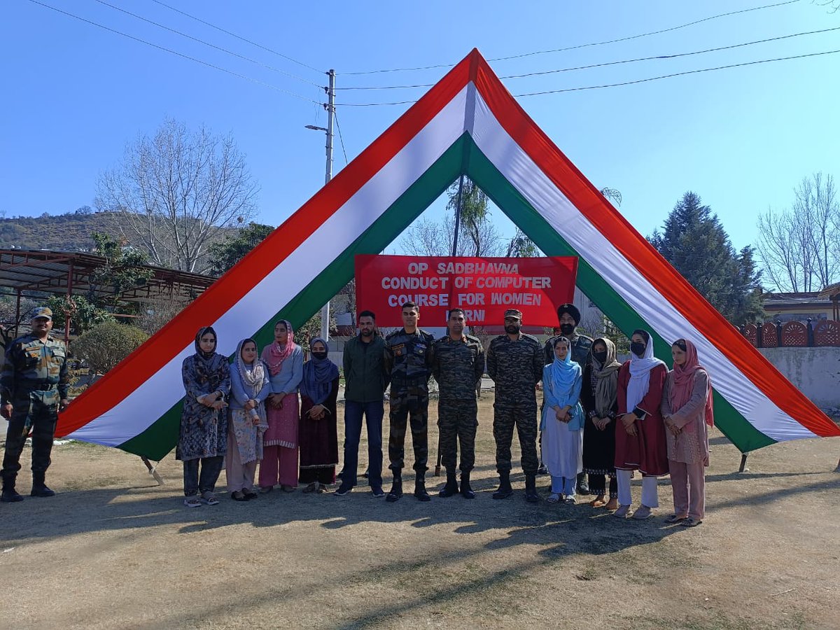jkmediasocial's tweet image. Indian Army Organized Basic #ComputerClasses For Women At Mendhar, Poonch

This project was aimed at empowering young girls through #education and skill development, and is a testament to the Army&apos;s commitment to the welfare of the local populace and women empowerment.
@adgpi