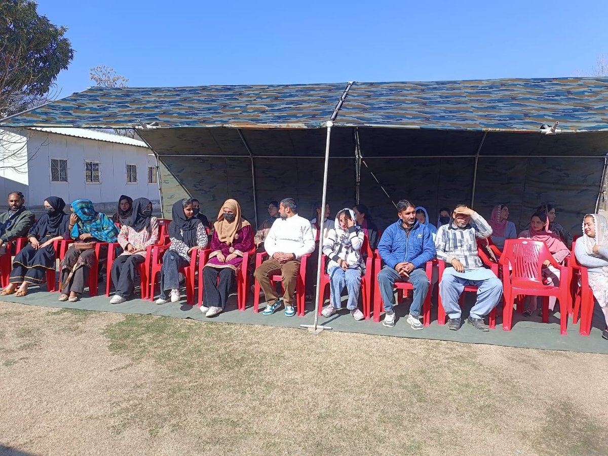 jkmediasocial's tweet image. Indian Army Organized Basic #ComputerClasses For Women At Mendhar, Poonch

This project was aimed at empowering young girls through #education and skill development, and is a testament to the Army&apos;s commitment to the welfare of the local populace and women empowerment.
@adgpi