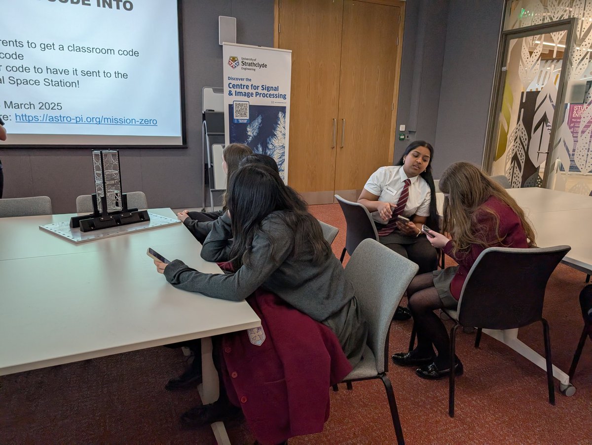 St Ninian's Physics tweet media