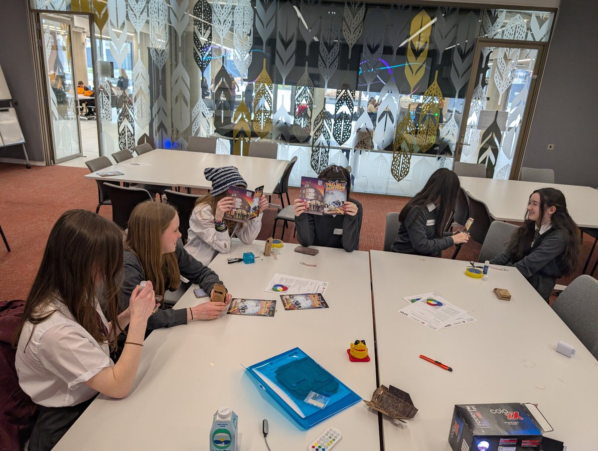 St Ninian's Physics tweet media