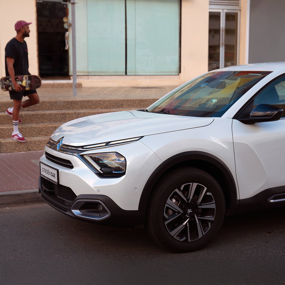 Citroen_ME's tweet photo. When you have to explain why you’d rather just drive there. 💅

#Citroen #CitroenMiddleEast #MiddleEast #c4x

كل مرة تفسّر فيها لماذا تفضل القيادة بسيارتك إلى موعدك.💅

#ستروين #ستروين_الشرق_الأوسط #الشرق_الأوسط #C4X https://t.co/8qP2HLevqs