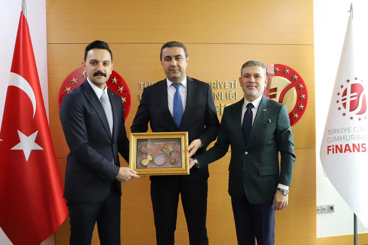 “Türk Devletleri Fintek İş Birliği Platformu” üyeleri Finans Ofisimizi ziyaret ettiler.
Türk Devletleri arasındaki finansal teknoloji alanında iş birliğini geliştirmek, bilgi ve tecrübe paylaşımını artırarak, fintek sektörünü küresel arenada daha güçlü bir konuma taşımak amacıyla