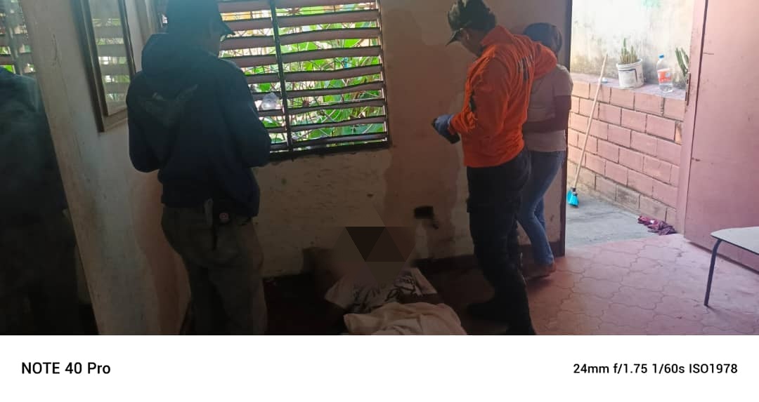 pcmbi (@pcmbi) on Twitter photo #18Feb Atención Pre Hospitalaria a (1) Persona 👤 Descompensada Dentro una Vivienda 🏠 en el Sector 10 de Caña de Azúcar #MBI <a href="/BrullerbyPSUV/">Brullerby Suárez</a> <a href="/droopy171/">Alexander Sanchez</a> <a href="/efrenochoa/">efren ochoa</a> <a href="/PCivil_Ve/">Protección Civil</a> @Zoedanaraguapc <a href="/DulceyParadaM/">G/D Marlon Dulcey Parada</a> <a href="/Vgrpc_MIJP/">VGRPC</a> #18Feb Atención Pre Hospitalaria a (1) Persona 👤 Descompensada Dentro una Vivienda 🏠 en el Sector 10 de Caña de Azúcar #MBI <a href="/BrullerbyPSUV/">Brullerby Suárez</a> <a href="/droopy171/">Alexander Sanchez</a> <a href="/efrenochoa/">efren ochoa</a> <a href="/PCivil_Ve/">Protección Civil</a> @Zoedanaraguapc <a href="/DulceyParadaM/">G/D Marlon Dulcey Parada</a> <a href="/Vgrpc_MIJP/">VGRPC</a>