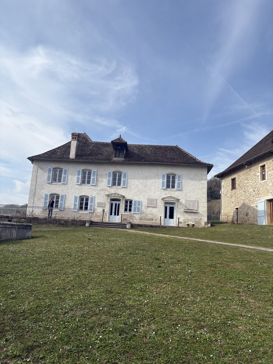 En hommage à Ariel et Kfir je rends visite ce jour aux enfants d’Izieu 
1944-2025 #Bibas 🎗️
