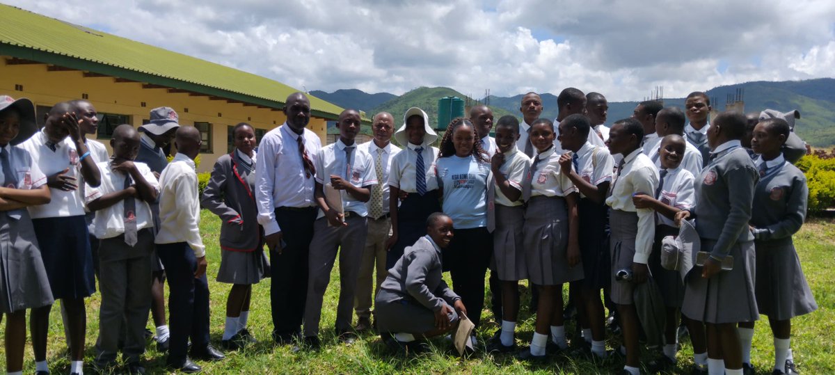 hfkzimbabwe's tweet image. Our Hope for Kids team visited 3 Brigade Pry, Sacred Heart Sec and Feruka pry to support their Entrepreneurship Clubs. We were happy to see their innovative projects. 
#Entrepreneurship
#LearningThroughDoing