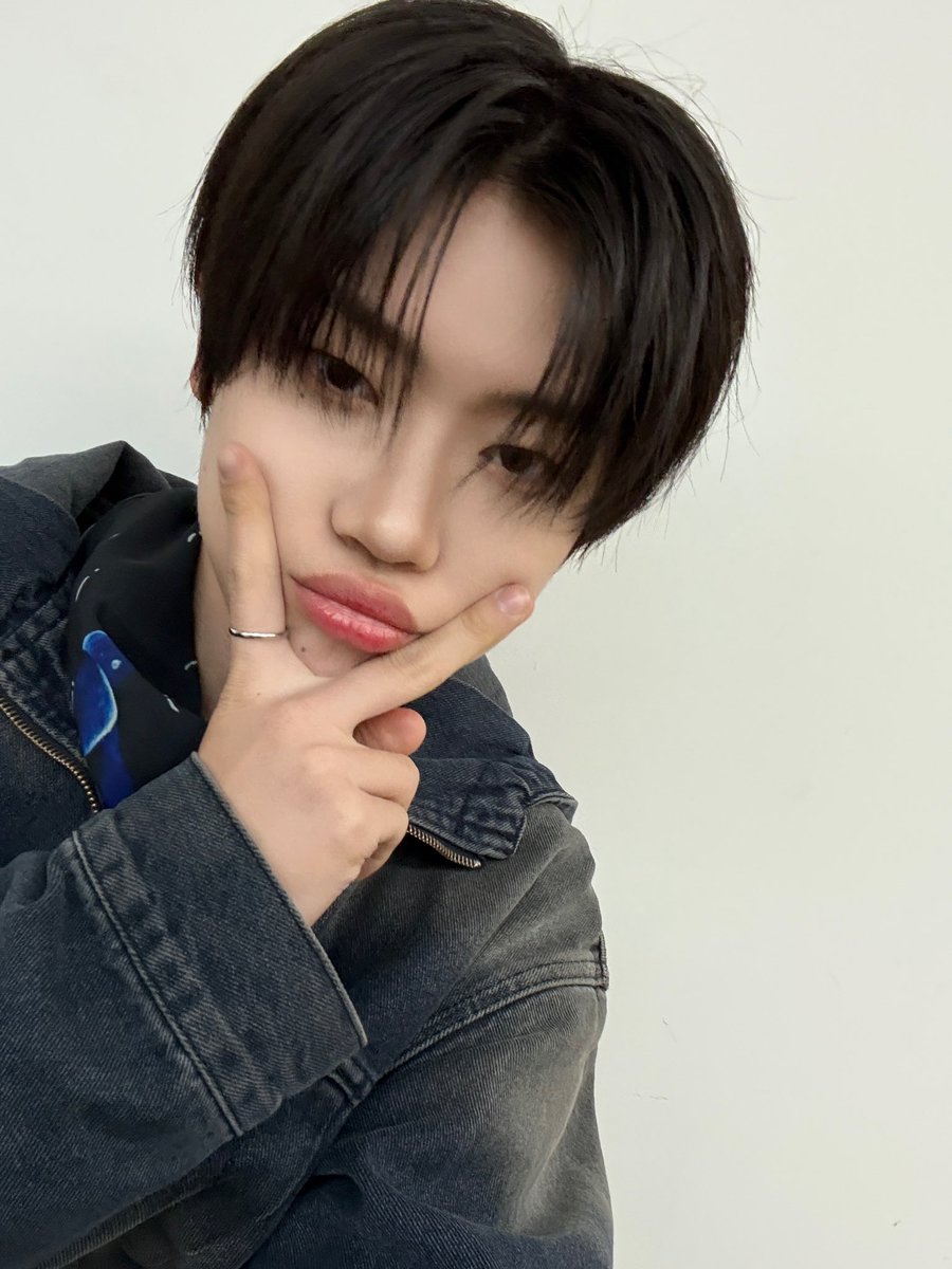 귀여운척ㅋ 

🤮🤮🤮

#장여준 #JANGYEOJUN
#CLOSEYOUREYES #클로즈유어아이즈
#클유아 #CYE