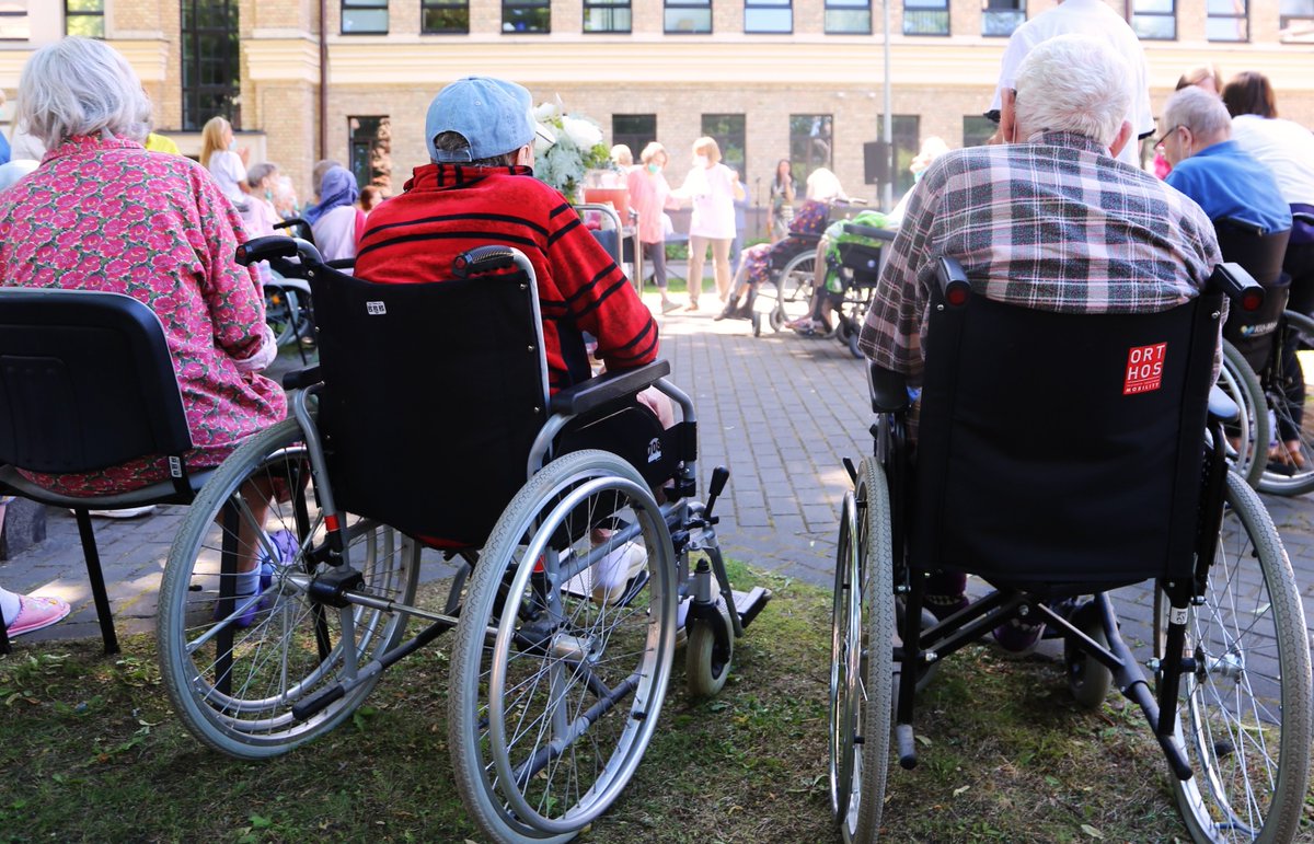 Veikti grozījumi saistošajos noteikumos “Rīgas valstspilsētas pašvaldības sniegto sociālo pakalpojumu saņemšanas un samaksas kārtība“. Turpmāk pašvaldības pilnīgi vai daļēji apmaksāts īslaicīgās sociālās aprūpes pakalpojums tiks nodrošināts līdz 30 kalendārajām dienām gada laikā.