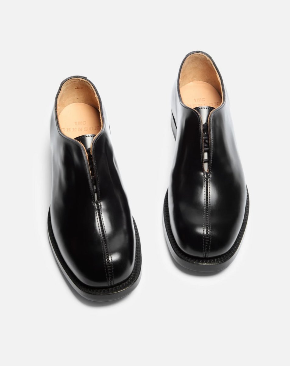 StreetFashion01's tweet photo. These Grenson x YMC “Oxford” shoes >> https://t.co/5RLELftUg3