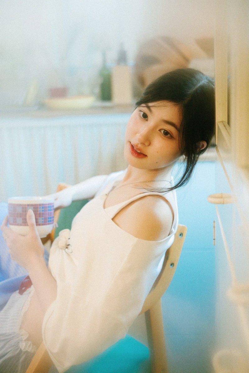 itspahnthitta's tweet photo. 夏と私、どれの方が好き？🍉⭐️ https://t.co/Z6nOLvR4Ln
