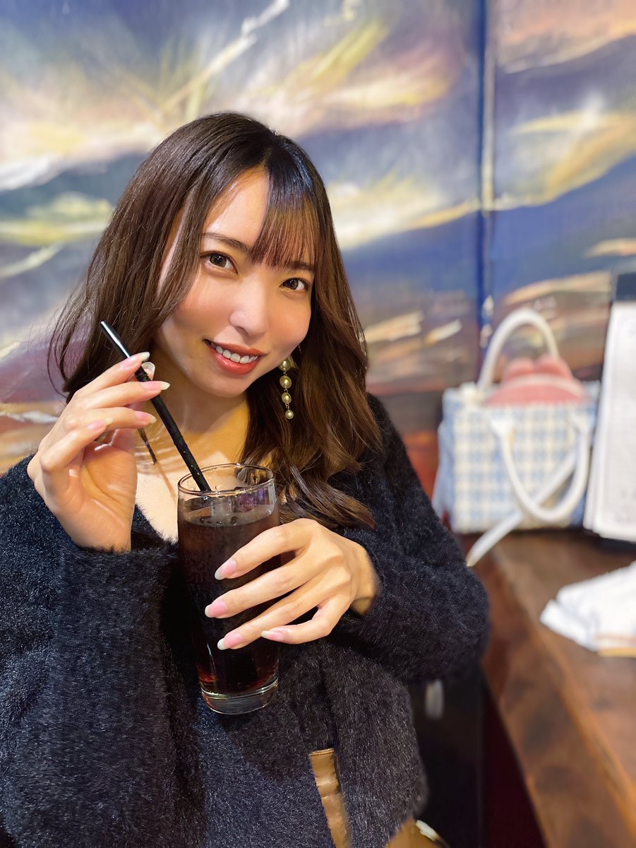 tippai_h's tweet photo. セミロングまで髪の毛切ったので、宣材写真変えなきゃ！
似合ってる？ https://t.co/vSQAt6Tcgh