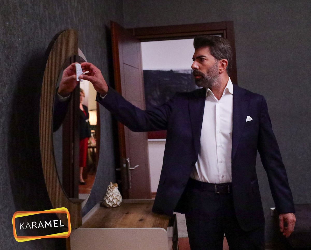 esaretkanal7's tweet photo. #Esaret yeni bölümleriyle hafta içi her akşam 21:15'te @kanal7'de! 💞 #BuKabusBitecek @KaramelYapim https://t.co/UNL9sdtljA