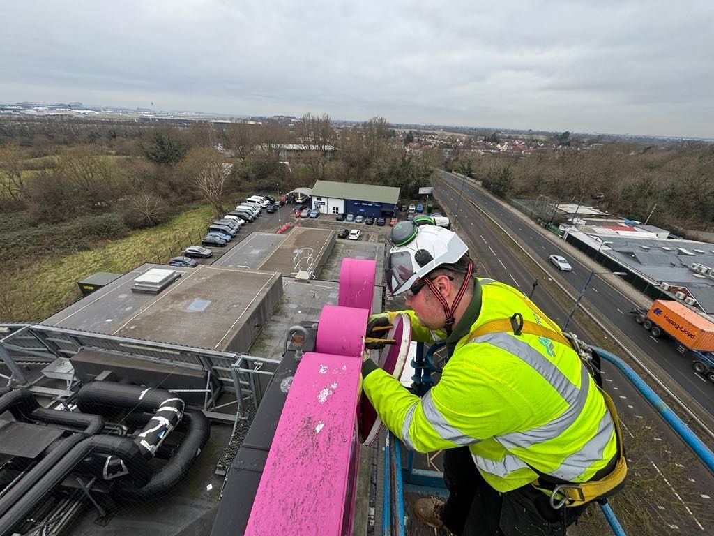 XmoStrata's tweet image. An Xmo Strata team changing the LED transformers as part of a high level hotel sign maintenance job. 
#hotels #hotelsigns #signs #signage #signmaintenance #signinstallation