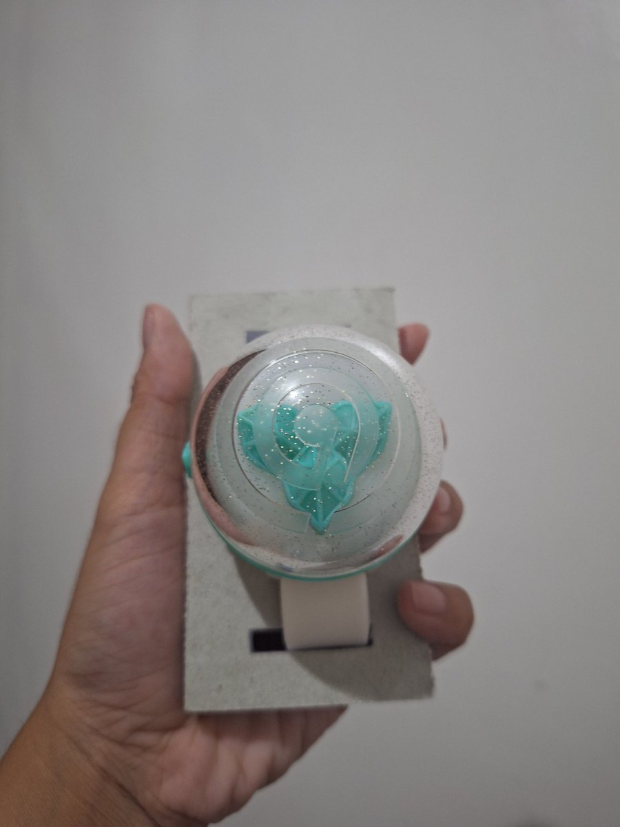 lovingmidzy's tweet photo. wts lfb ph
Day6 lightband ver 2
₱1700.00

- unsealed
- barely used
- mint condition with box
- negotiable

Loc: Cavite/Manila
Meet up or SDD

#DAY6_3RD_WORLDTOUR_Manila 
#DAY6_3RD_WORLDTOUR 
#DAY6InManila https://t.co/4ljkrVYTBX