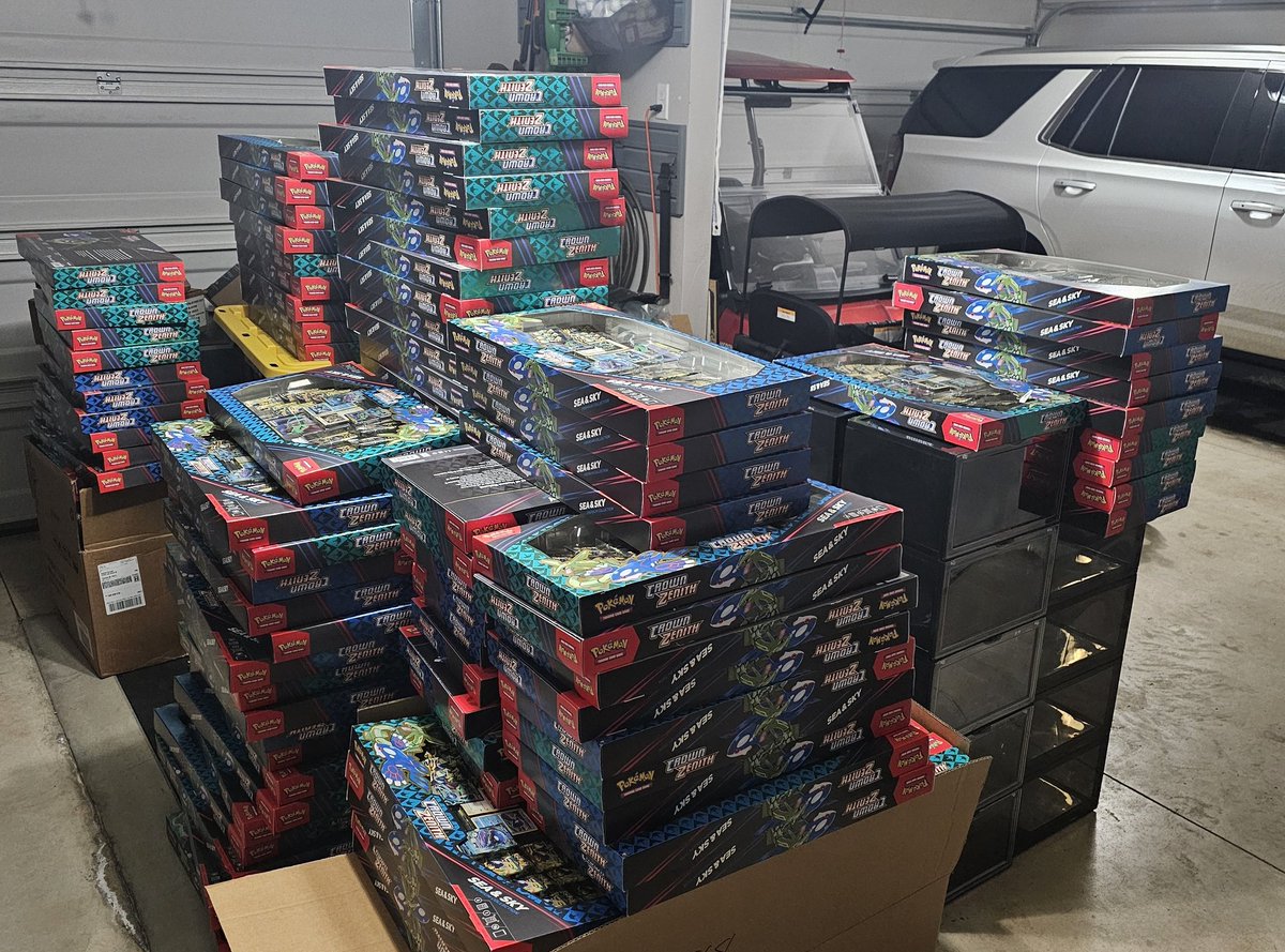 TylerConrady's tweet image. Pokemon Crown Zenith Sea and Sky Premium Collection for sale. $85 each $80 bulk/$6 per pack