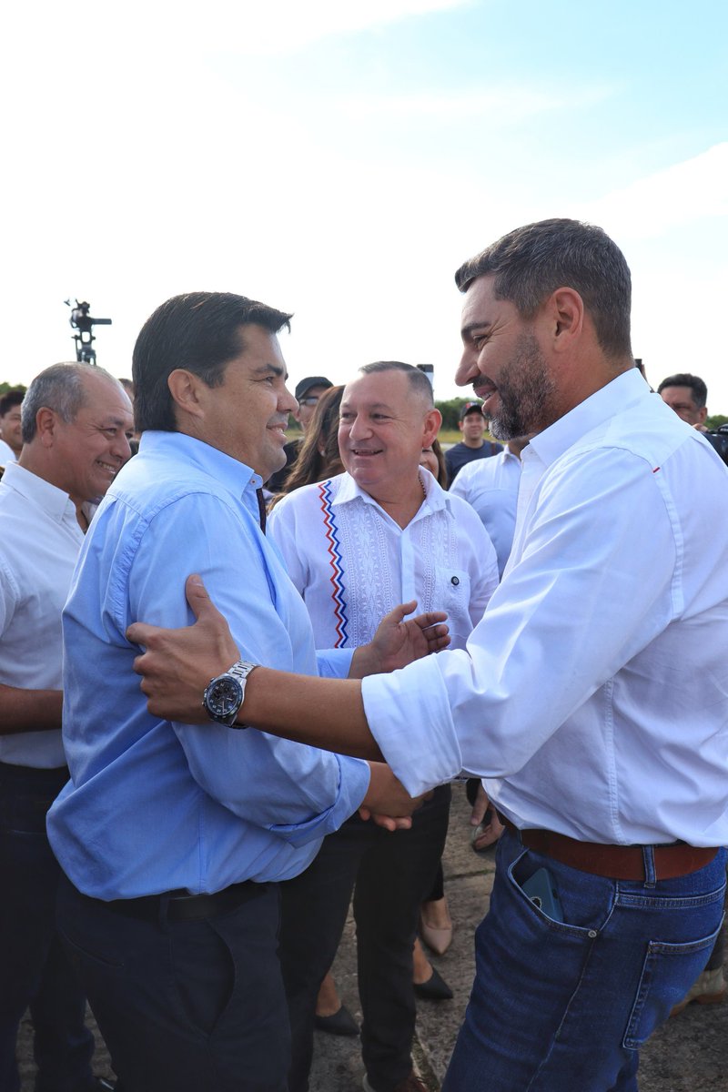 Luis Benítez (@luisbenitez_py) on Twitter photo Hoy celebramos de la mejor manera el cumpleaños del Vicepresidente, gran amigo y compañero de sueños <a href="/AllianaPedro/">Pedro Alliana</a>, trabajando en nuestro querido departamento, Ñeembucú!!
Muchas felicidades!!! Hoy celebramos de la mejor manera el cumpleaños del Vicepresidente, gran amigo y compañero de sueños <a href="/AllianaPedro/">Pedro Alliana</a>, trabajando en nuestro querido departamento, Ñeembucú!!
Muchas felicidades!!!