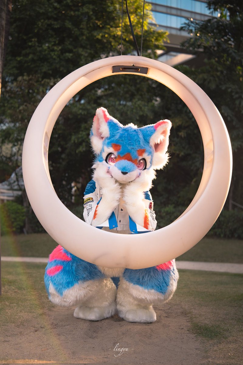 #FursuitFriday
是的，我就是那位冷雨君✨
(˵  x  ˵)（不是）（到底是不是）

拍摄：<a href="/ZEROS41795164/">Zero丶s零之羽</a>