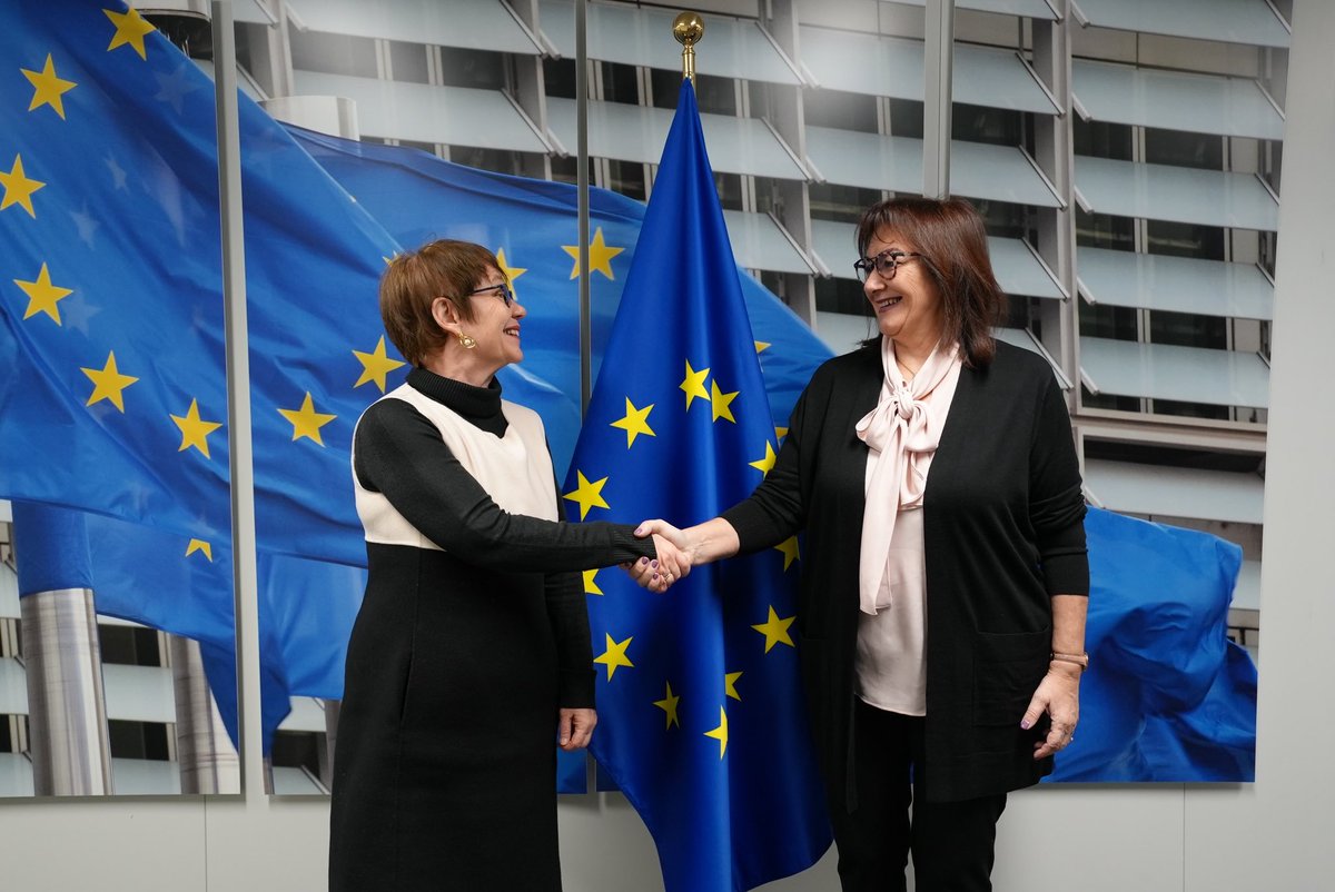 Video in the morning, stills in the afternoon 📷