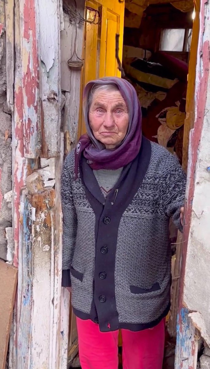 Vicdan sahibi herkesten 82 yaşında hayata gözlerini yuman Necla teyze için en az 1 tweet atmasını rica ediyorum:

#NeclaTeyzeİçinAdalet