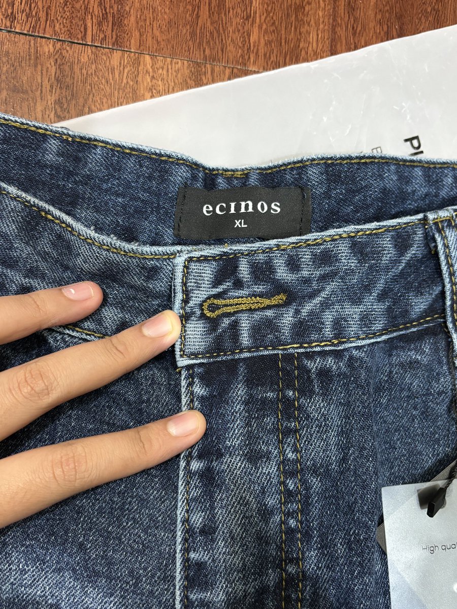 infinitaeboo_'s tweet photo. wts celana denim straight jeans ecinos warna dark blue washed ukuran XL harga 350K belum pernah dipakai, masih baru, tag masih ada. Dijual karena kekecilan, di gue ngatung😭🔫 sumpah wangi jeans barunya masih ada.. ga pernah dipake karena kekecilann #wts #ecinos https://t.co/oyHuZbP5os
