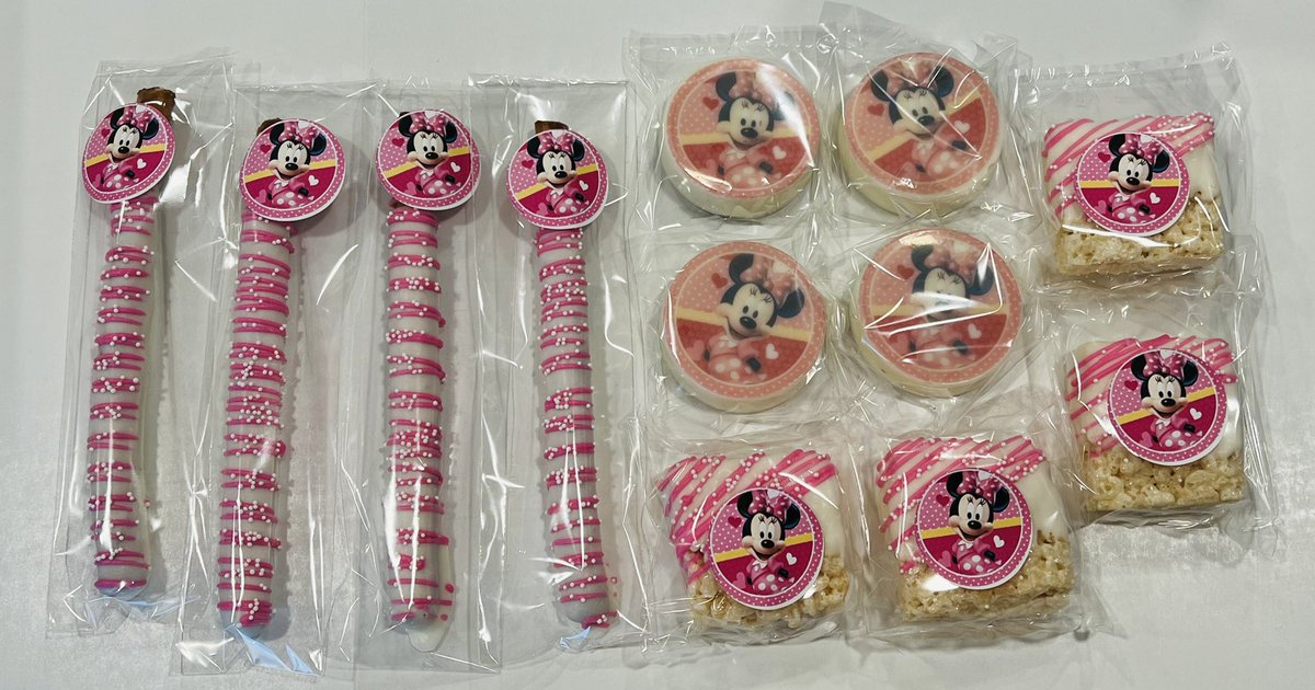 DynastyCakes77's tweet photo. Minnie Mouse Theme Cake, cookies and sweets. Thank you Christy for your order!🥰
#dynastycakesandsweets #birthdaycakesforkids #elpasocakes #sugarcookies #foryou #pinkcakes #birthdaypackages https://t.co/m6eK643HBd
