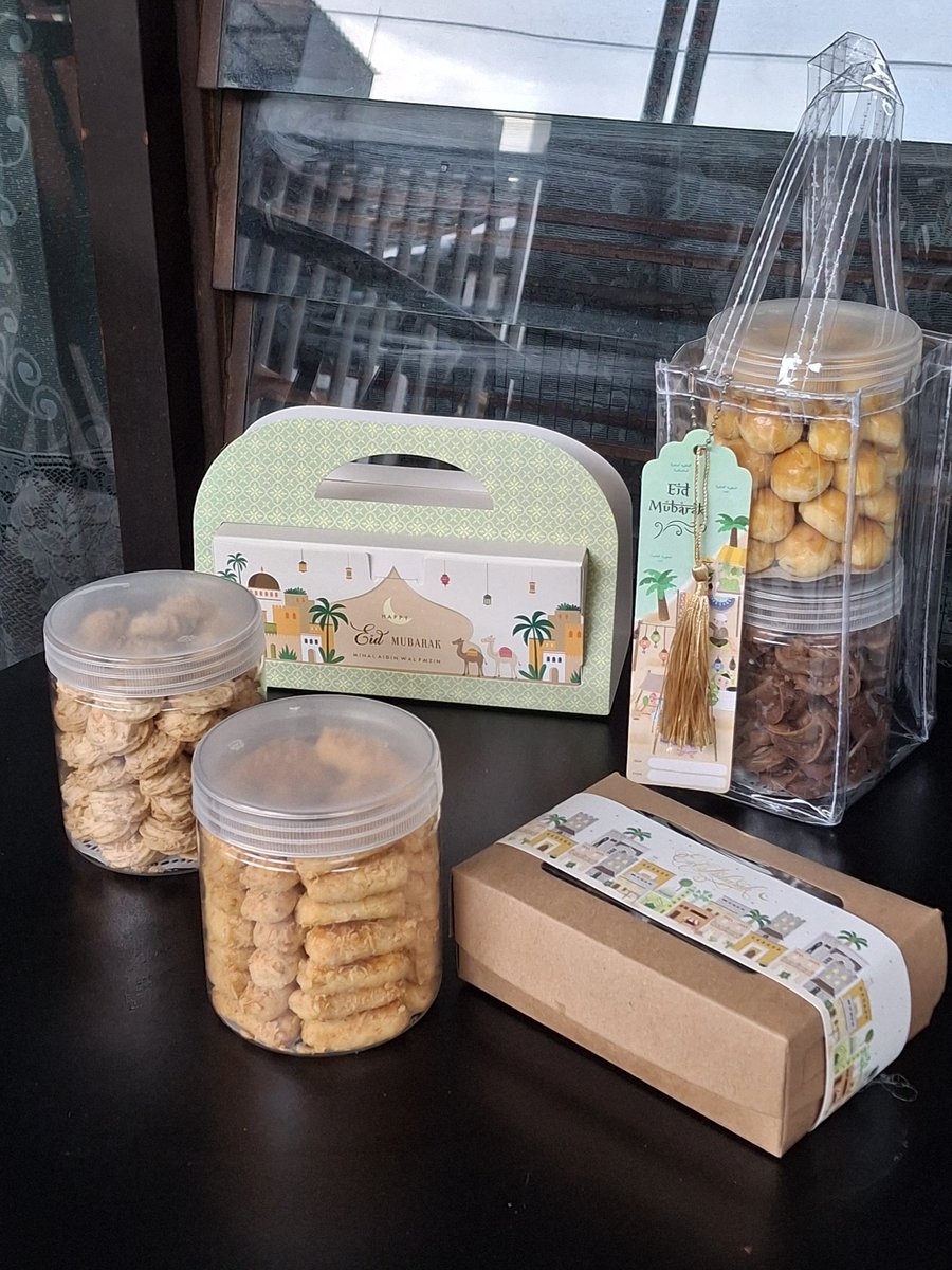 legateaumanith's tweet photo. FRIENDSSS RAYA PACKAGE SUDAH BISA DIPESAAAN. Pengiriman mulai pertengahan Ramadan, last order 21 Maret yaa. Bisa di list dulu dari sekarang 😇💚 

p.s aku ada free tester kukernya kalo beli brownies yeah (tp jakarta tangerang area only, maap takut jadi bubuk kalo jauh jauh) https://t.co/IFdL6ltvIG