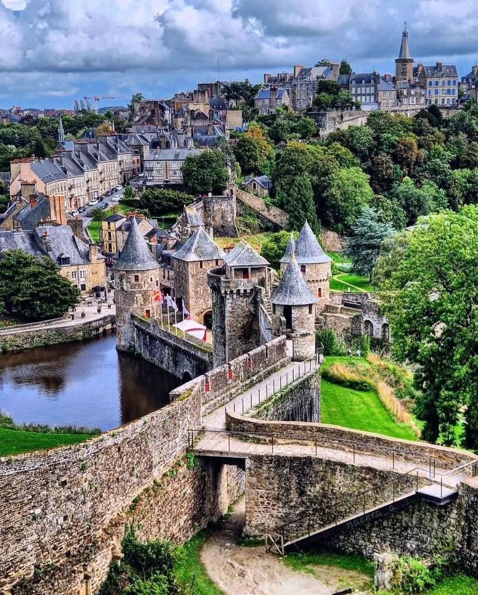 veritebeaute's tweet photo. Château de Fougères, France 🇫🇷🏰 💚
Bretagne https://t.co/Nl1cwf7fZC