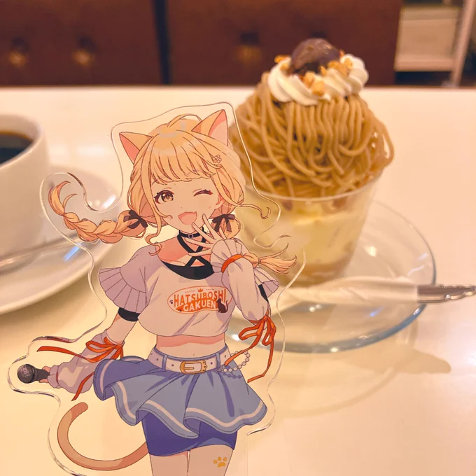 これは去年まねきコラボ初日にことねをお迎えに行ってテンション上がってそのままことねと江ノ島デートした時の写真 あとおれを凹ませることしか書いてないおみくじ(江ノ島で引いた)