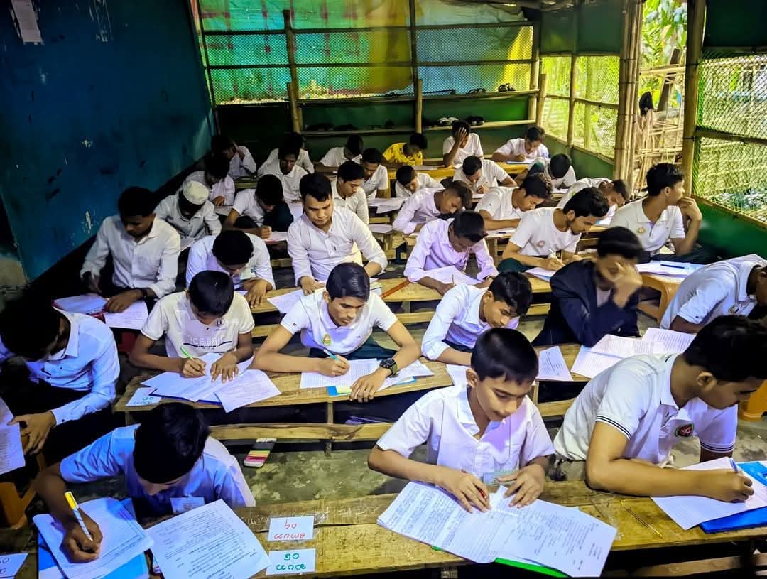 NoorFightsGBV's tweet photo. Refugee-led schools are pillars of #Rohingya education in camps, ensuring safe access for girls &amp; quality learning. 

While volunteer teachers deliver formal education with dedication, NGO schools struggle with inexperienced teachers. These schools deserve int'l recognition! https://t.co/FzejmjSpjy