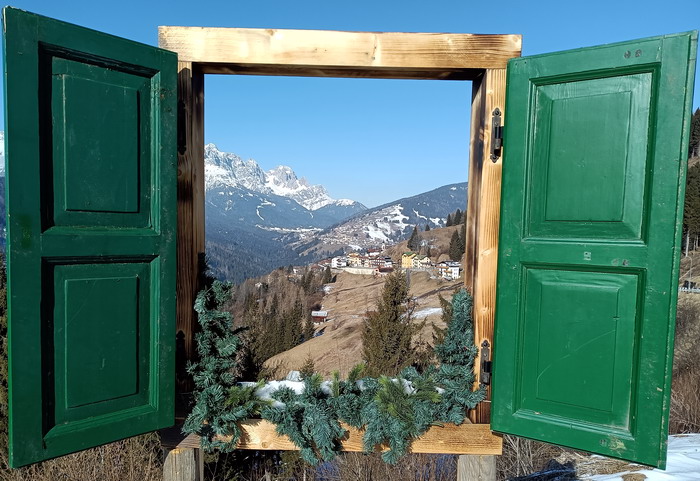 ecbaldo's tweet photo. Come diceva il Carducci "...e di borgate sparso nascose tra i pini e gli abeti
tutto il verde Comelico" #valcomelico #cadore #dolomiti quelle belle bellunesi https://t.co/HSTQYlP4SM