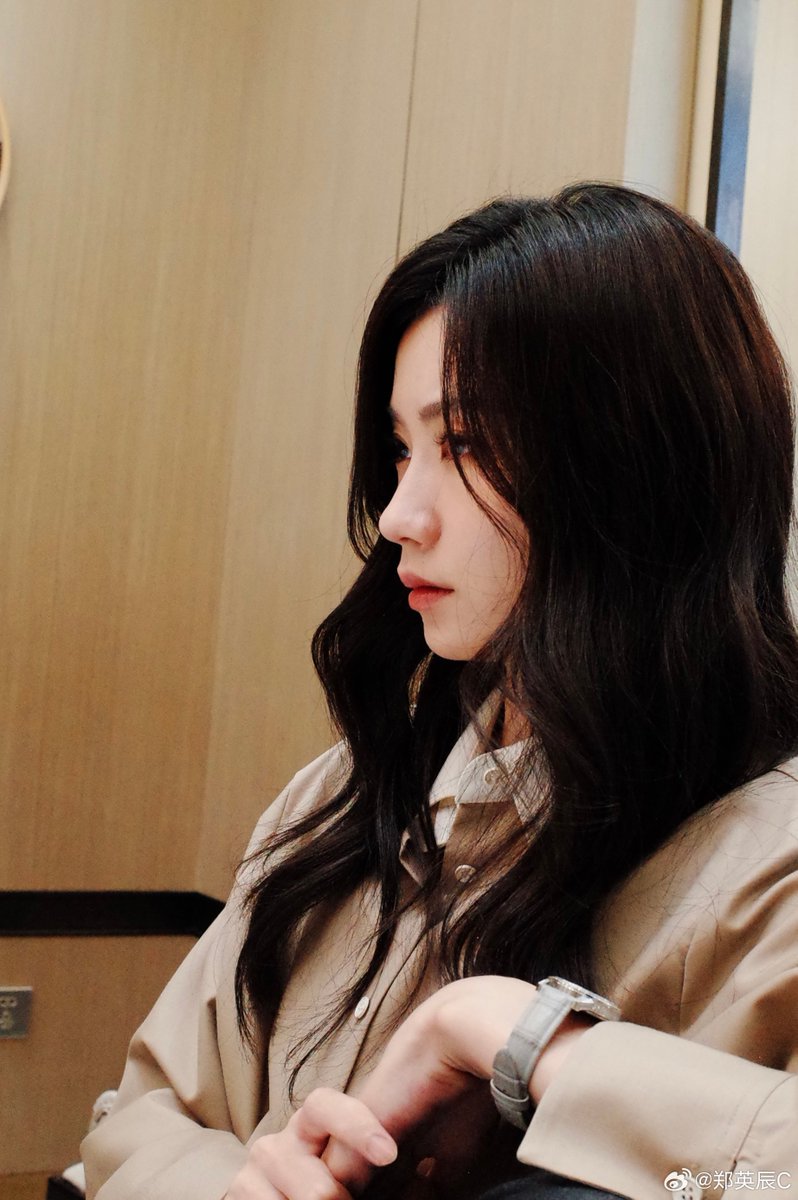 whiteolivetree_'s tweet photo. #ZhengYingchen Weibo Update 💭🕊️  

"She is confident to the point of arrogance, yet her willfulness carries a hint of charm.

Her wish is: for every child in the world to have a happy home.

Shen Bei, wishing you all the best in Dongguo.

You are not alone—one day, you and your friends will meet again. ❤️" 

#白色橄榄树 #TheWhiteOliveTree